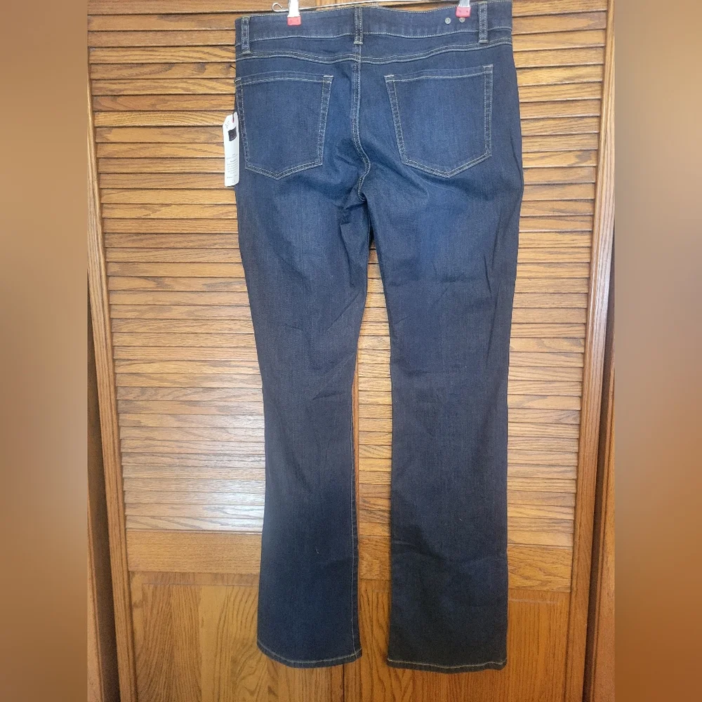 CAbi NWT Galaxy Wash Slim‎ Boot Cut Womans Jeans Size 12